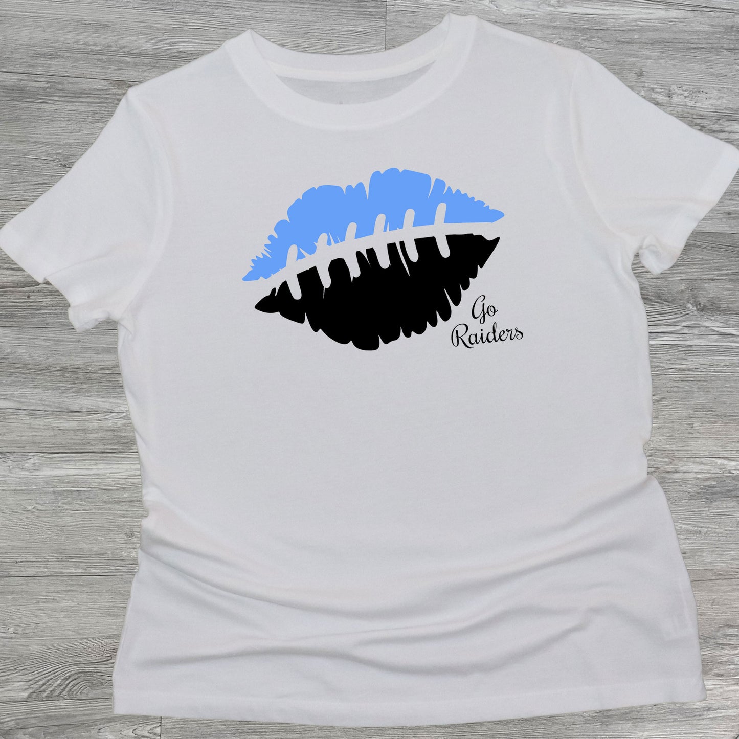 SV Raider Football Kiss Tee